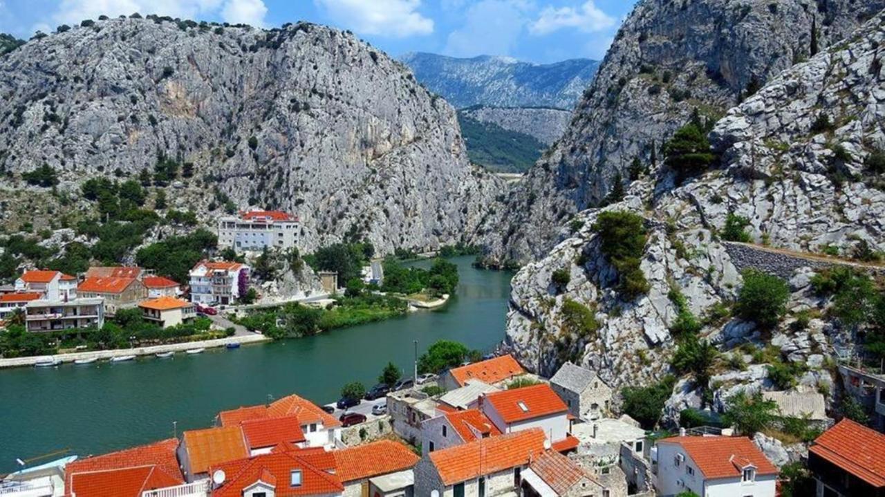 Villa Mama - Traditional Apartments In Omis, Free Parking Exterior foto